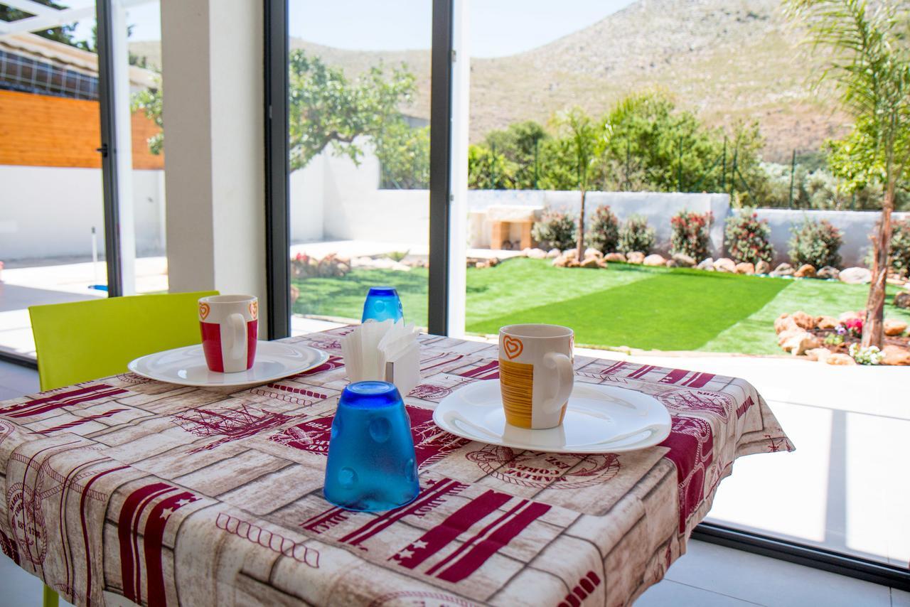 L'Isola Del Sole Bed and Breakfast Castelluzzo Εξωτερικό φωτογραφία